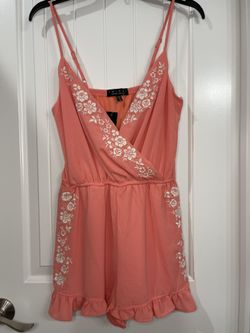 Pink / Coral Junior’s / Girl’s Romper Size Small