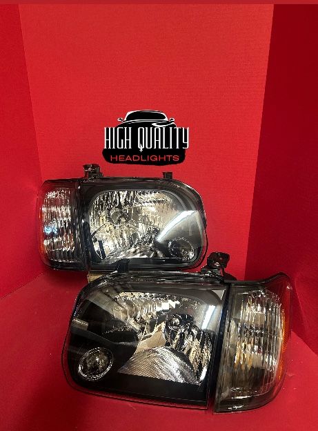 Toyota Tundra 2005. 2006 Headlights.