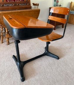 VINTAGE 1940’S AMERICAN SCHOOL DESK AND CHAIR ($300.00 OR BEST OFFER)