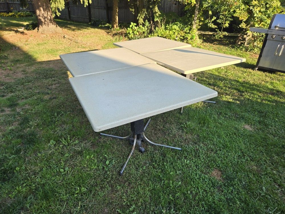 Indoor or outdoor adjustable height tables With tilting tops