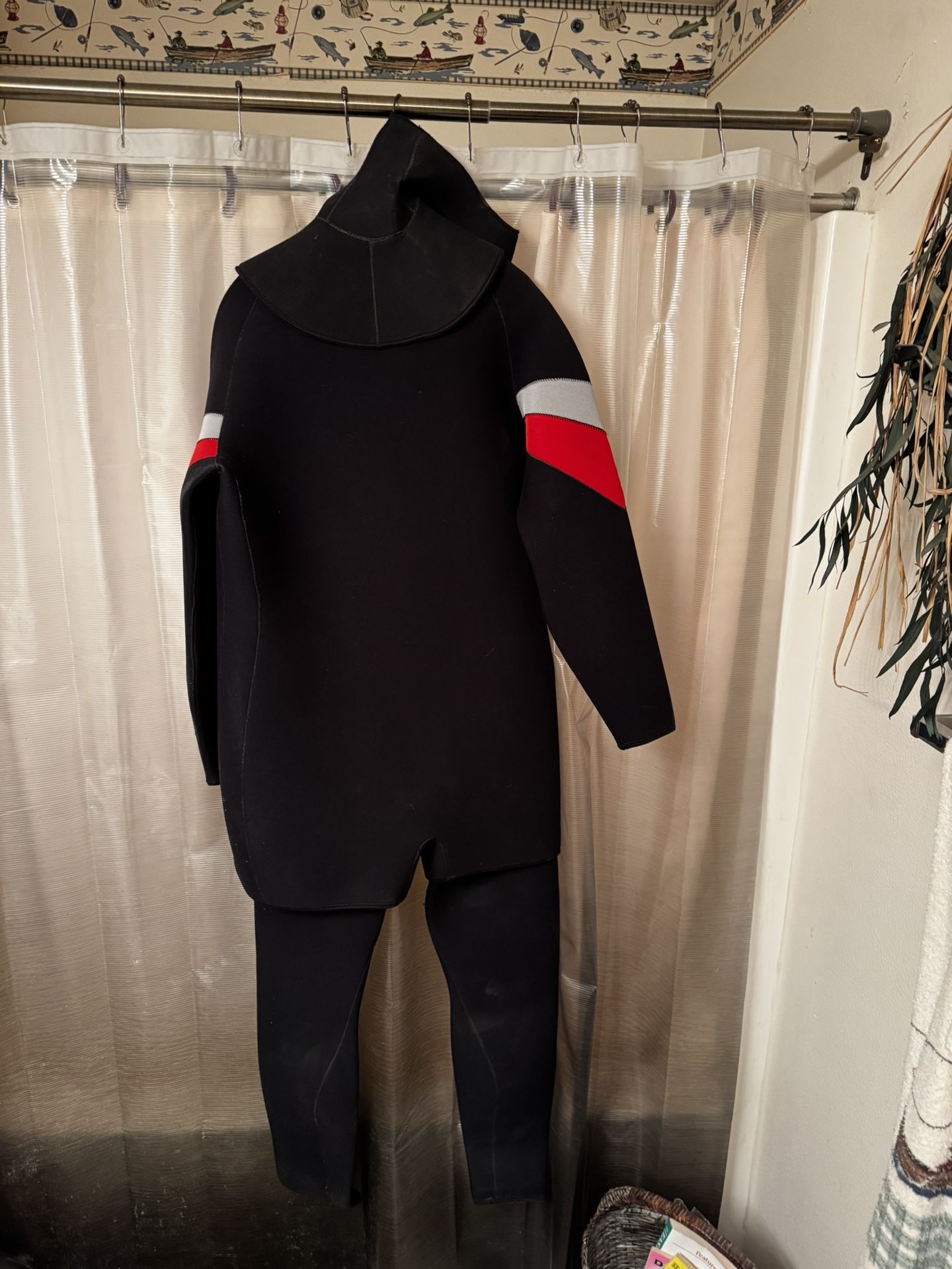 SAS Wet Suit XXL With Hood