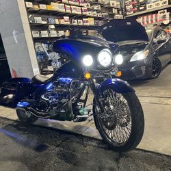 Car Led Headlights Kit Model H11 (Same As H8 H9 H11b H16)   $30 COMPLETE KIT  2 BULBS for: Headlights, Low beam, High beam, DRL or Foglights *And free