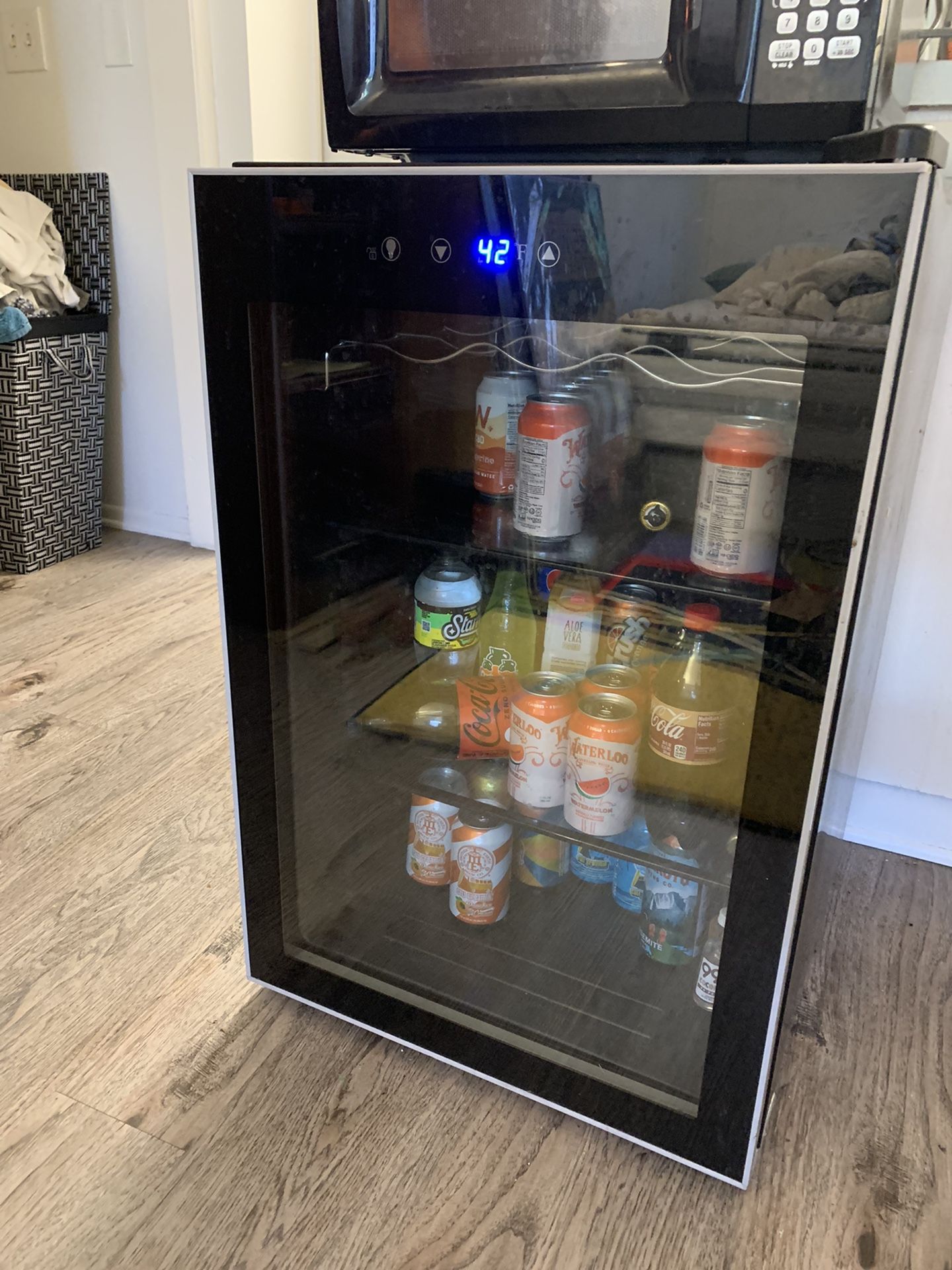 RCA  Beverage Center Cooler Fridge Fits 110 Cans or 36 Wine Bottles, Black