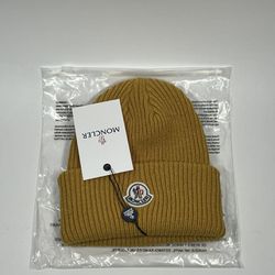 **NEW W/ TAGS ** Moncler Yellow Mustard Beanie Knit Cap Ribbed Thick Hat Small Logo**