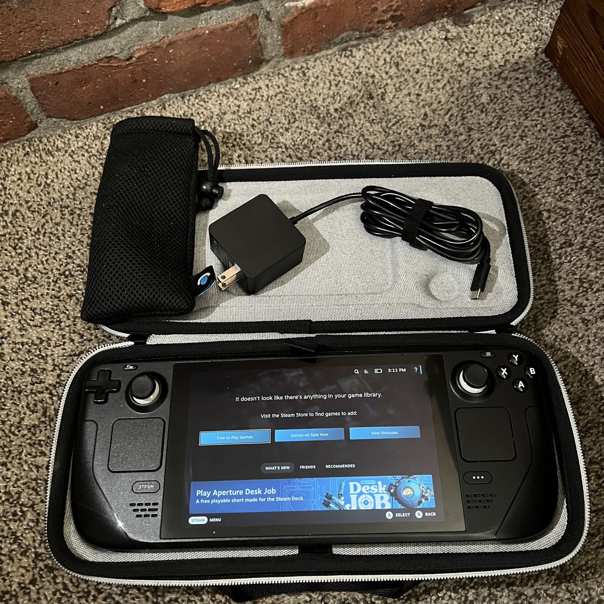 Steam deck 512gb with charger and case