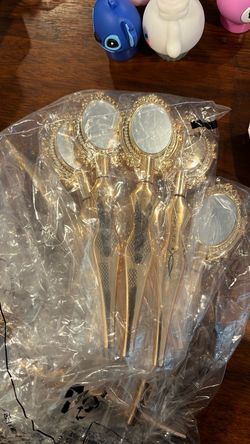 Gold Ornate Hand Mirror Lot eyeliner