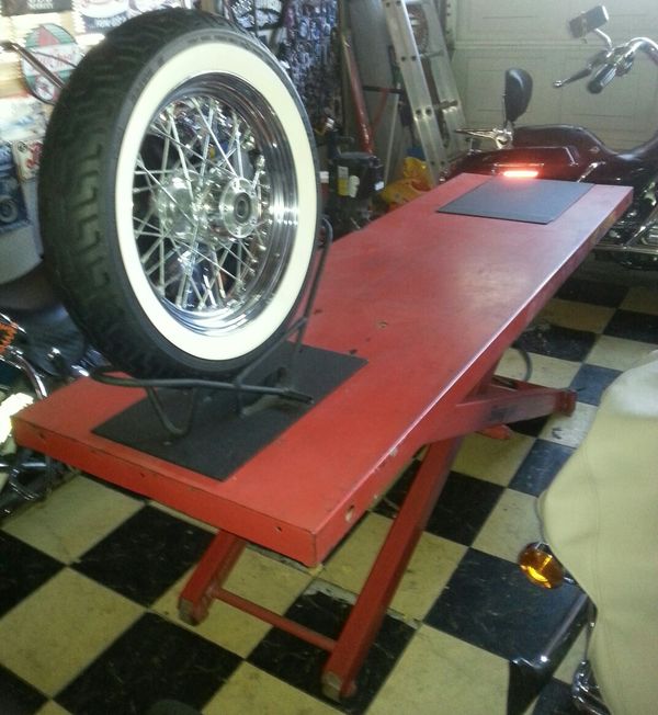 MOTORCYCLE SNAP ON LIFT WITH SILENT COMPRESSOR NICE FOR PRO SHOP for