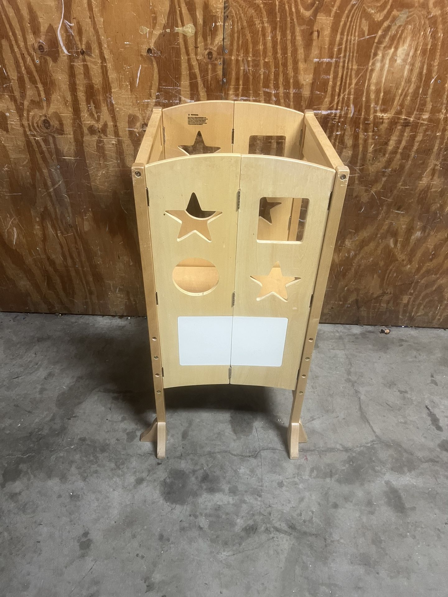 Guidecraft Household Helper 1-Step Manufactured Wood Step Stool used in very good condition. Location below 31705 SR-54 Wesley Chapel, FL 33545 stor