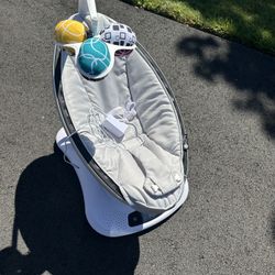 4moms MamaRoo Baby Swing/ Rocker