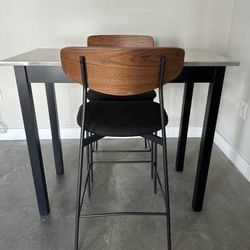 Desk/Dining Table & Chairs 