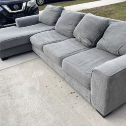 SECTIONAL COUCH