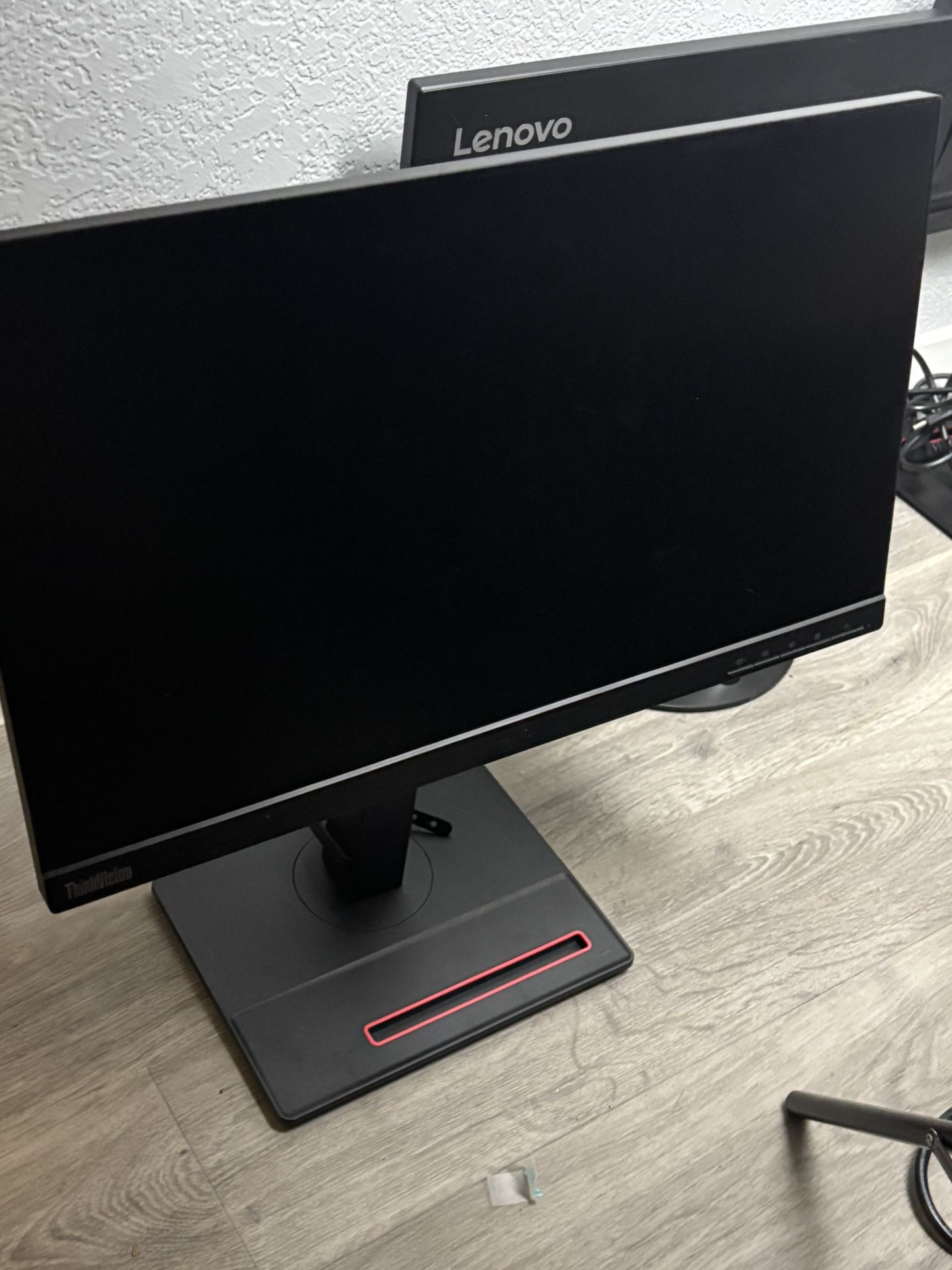 3 ThinkVision T24i-2L TMonitors