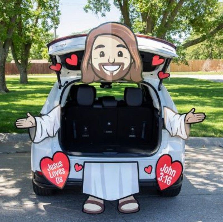 Halloween trunk or treat , Treat car decorations , All Hallows' Eve , Jesus , Virgen de Guadalupe