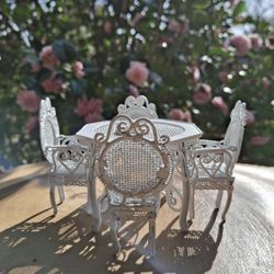1:12 Scale Vintage Super Ornate Whitte Wire Wicker Dining Set
