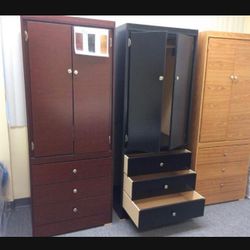 Wardrobe / Guardaropa