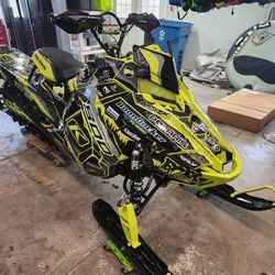 2018 Polaris Rmk 800 Snowmobile