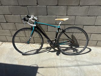 Diamond back women’s road bike