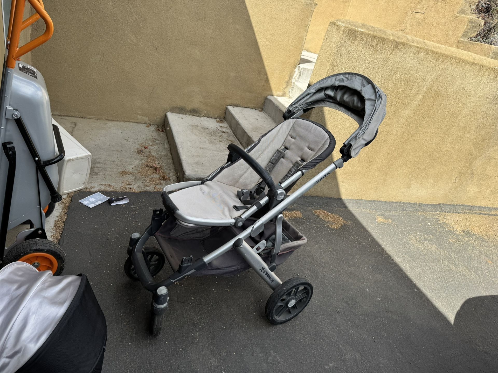 UppaBaby Vista With 2nd Kid Attachment And Kickstand