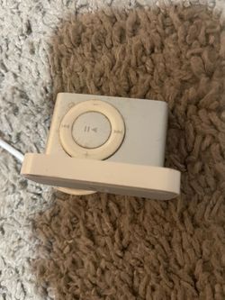 Apple iPod Shuffle – White – 2nd Gen – Works Great