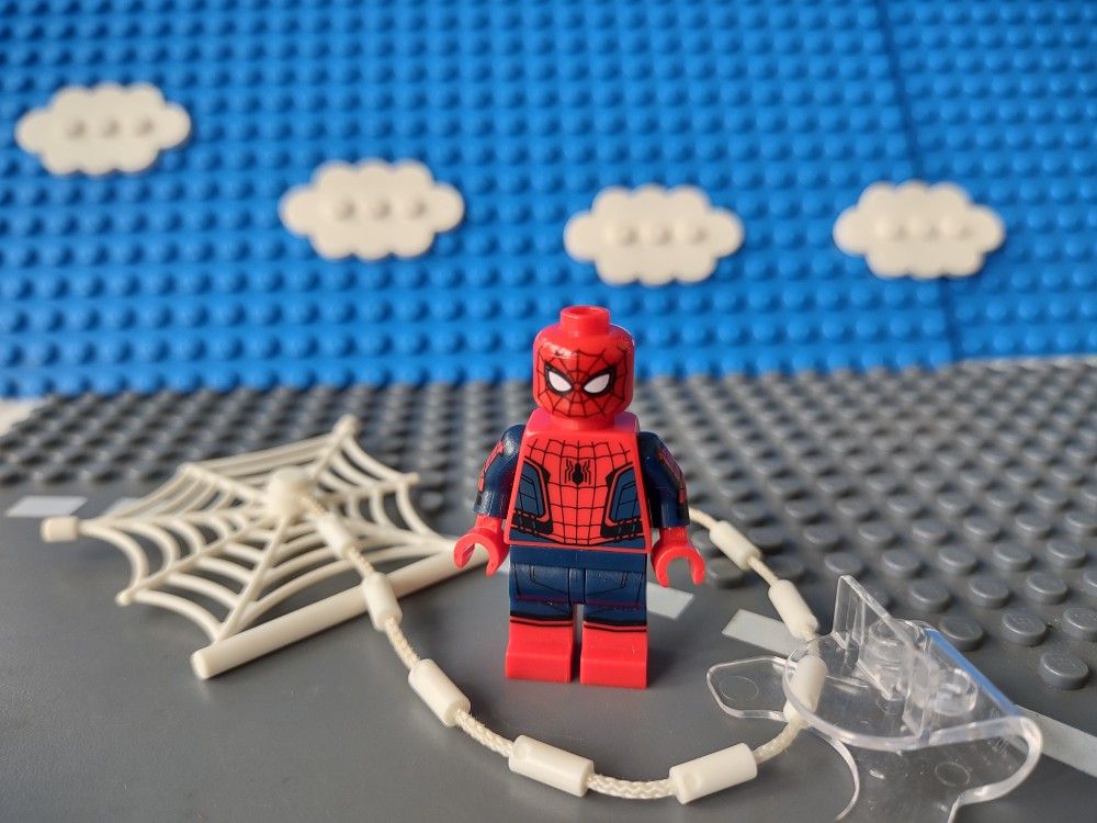 LEGO Marvel Spider Man Large Vest & Printed Arms Minifigure from 2016 set 76067