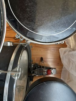 Ludwig BackBeat Complete 5-Piece Drum Set With Hardware and Cymbals - Black Sparkle