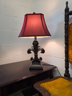 Fleur-de-lis lamp, older lamp here but super cute !!