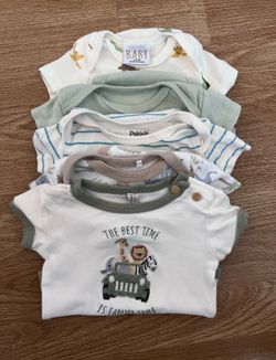 Infant Boy Bodysuit 5 pack 0-3 months