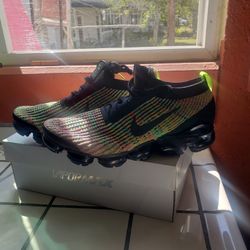 Size 9.5 Nike Air VaporMax Flyknit 3 Multi -color 2019