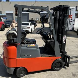 Forklift Service 