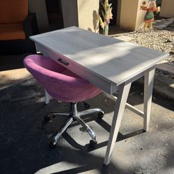 Girls Desk And Pink Rolling Chair