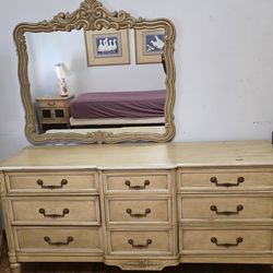 Davis Cabinet Co. Solid Wood Bedroom Suite