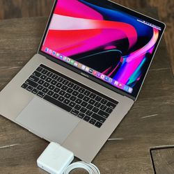 MacBook Pro - 32GB ram - 512gb SSD - intel 8core i9 
