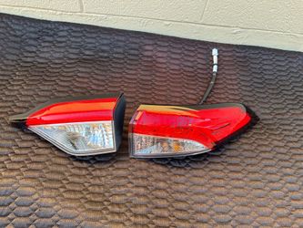 Toyota Corolla Tail Light 2020 - 2025, Toyota Corolla Tailight, OEM part, ORIGINAL TOYOTA, with all light bulbs, PASSENGER SIDE