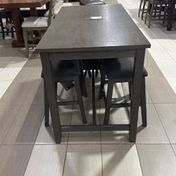 Kitchen Table With Four Barstool