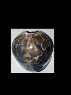 Crystalline ceramic vase