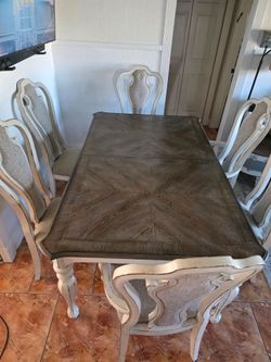 DINING TABLE  WITH  6  CHAIRS