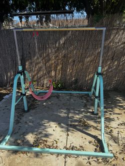 Adjustable Swing/ Gymnastic Bar