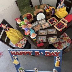 Snow White Decorations
