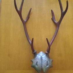 Metal Deer Antlers Wall Hanger 28in
