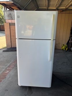 Refrigerator