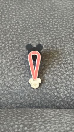 Disney Mickey Mouse Ribbon Lanyard Medal Pin