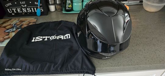 Brand new. Never worn 1STORM Motorcycle Bike Full FACE Helmet Mechanic. Medium
