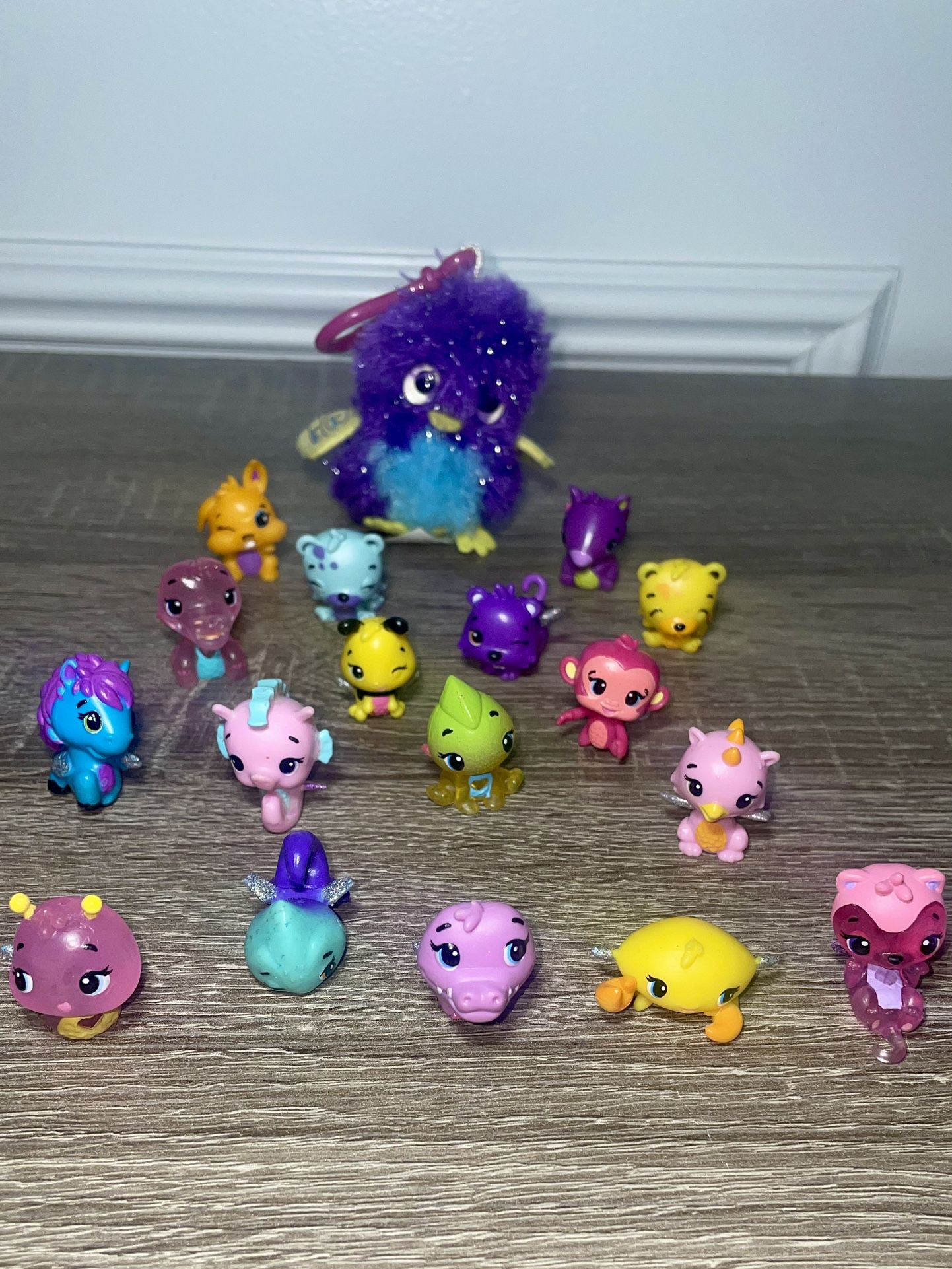 Hatchimals Colleggtibles Mix Lot Of 18 Figures