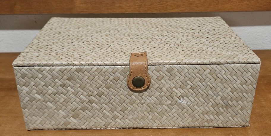 WICKER STORAGE BOX