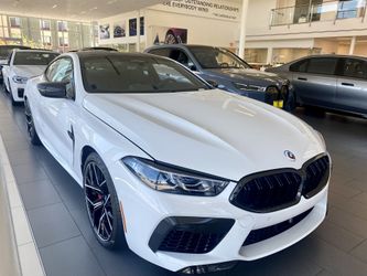 2022 BMW M8