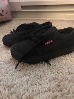 Toddler shoes size 8 levi's