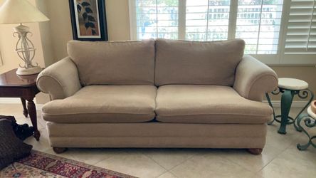 LA-Z-BOY Couch