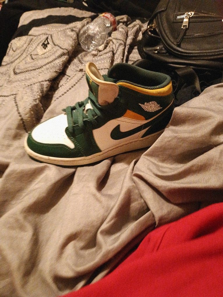 Air Jordan Mid Super Sonics