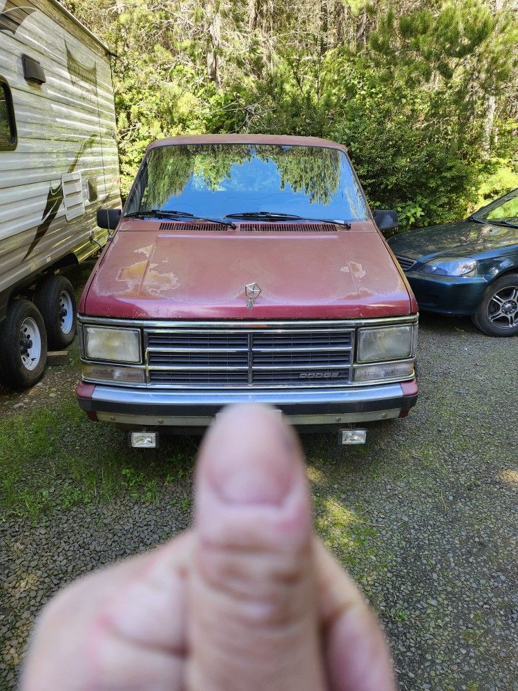 1987 Dodge Caravan