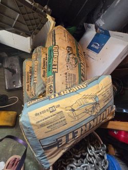 Quikrete Mortar Mix and Concrete Bags